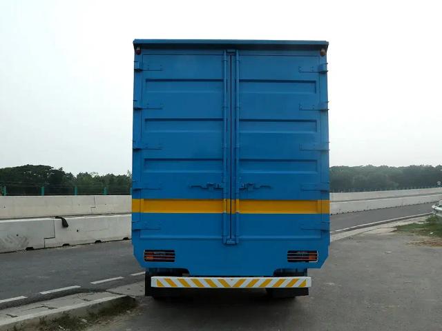 Tata LPT 407